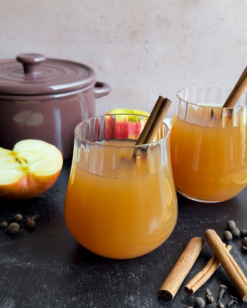 Homemade Spiced Apple Cider (Mulled Apple Cider)