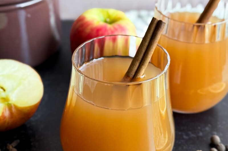 Homemade Spiced Apple Cider (Mulled Apple Cider)