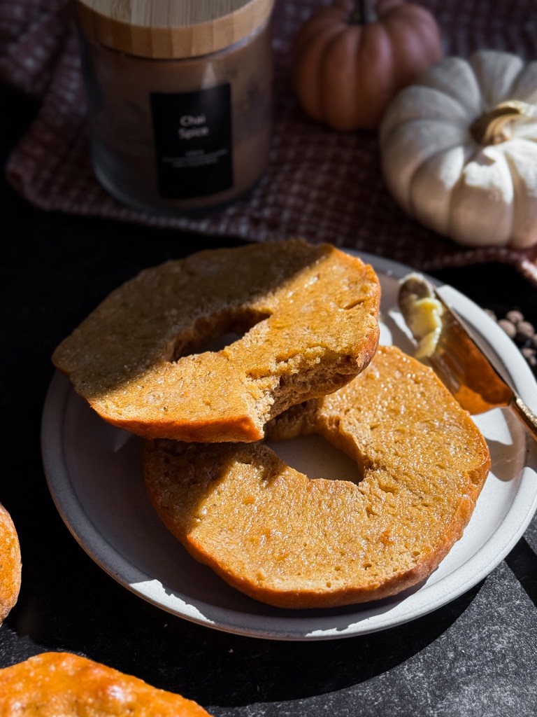 Pumpkin Chai Protein Bagels | Wholesome Fall Breakfast with Real Pumpkin & Warm Spices