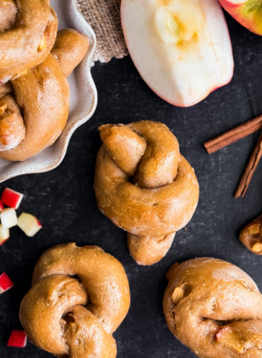 High-Protein Apple Cinnamon Bagel Knots