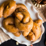 High-Protein Apple Cinnamon Bagel Knots