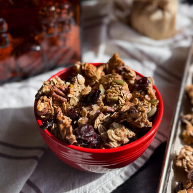 A healthy and easy Christmas Granola recipe that is perfect to give as a Christmas gift this season! Recipe created by home-cooked living.