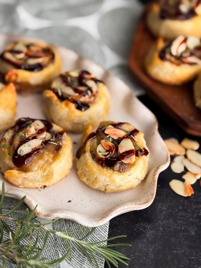 Brie-jam pastry pinwheels - Fortunata Pastries