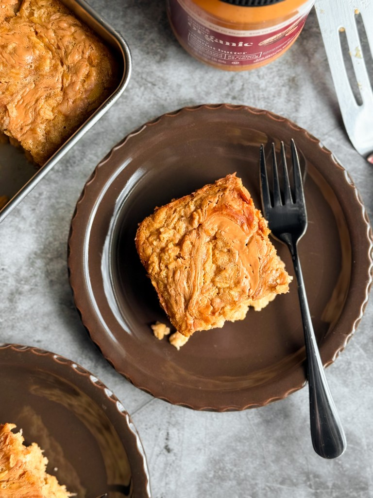 DELICIOUS Peanut Butter Banana Baked Oatmeal by Home-Cooked Living - the best baked oatmeal recipe!